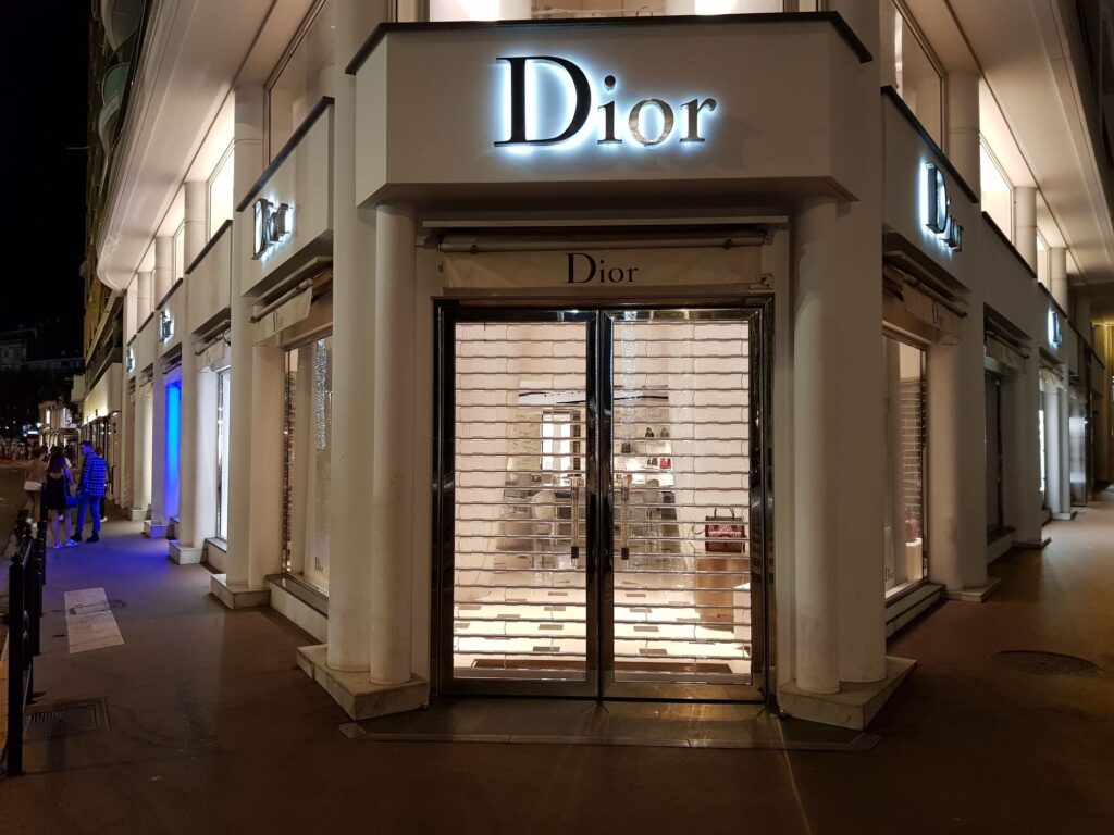 transprent-roller-shutter